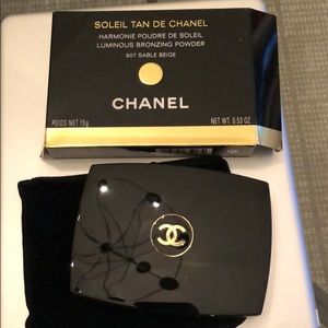 Luminous bronzing powder